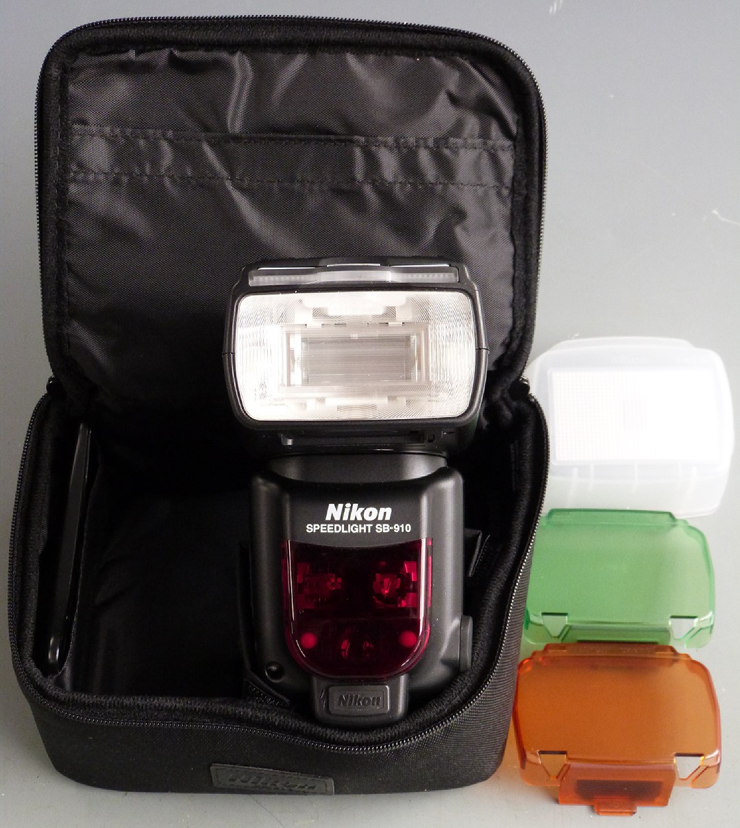 Nikon SB-910 Speedlight flash in original box