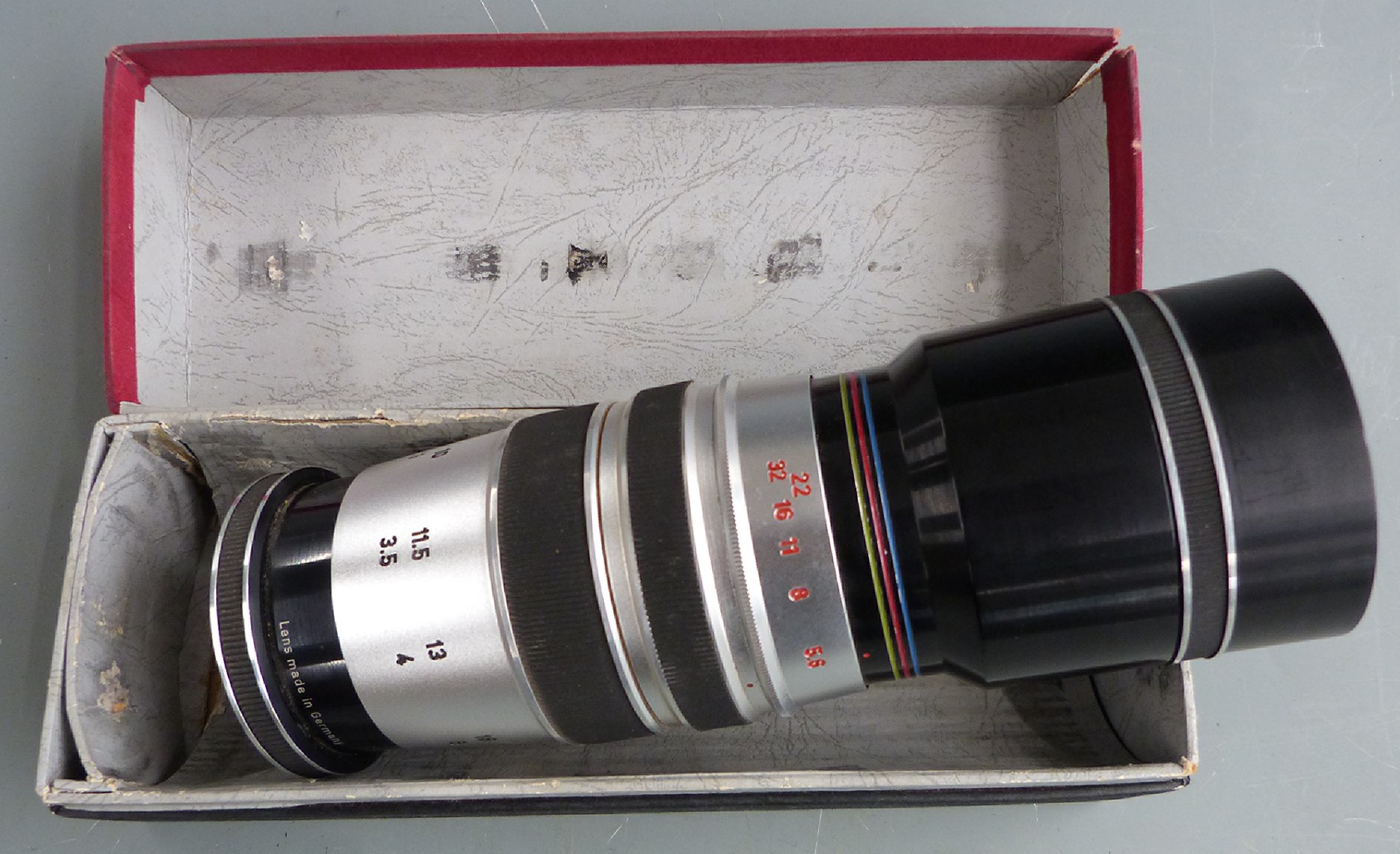 Heinz Kilfitt Tele-Kilar 1:5.6 f=300mm lens with screw mount, in original box