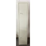 Metal four gun shotgun cabinet/ safe, 130x27x20cm