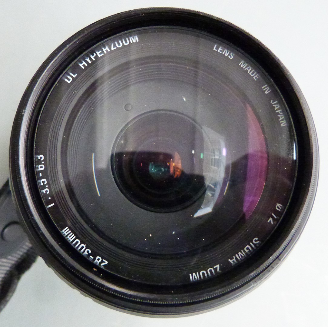 Pentax MZ-30 SLR camera with 28-300mm 1:3.5-6.3 and 70-300 1:4-5.6 Sigma zoom lenses, together - Image 3 of 5