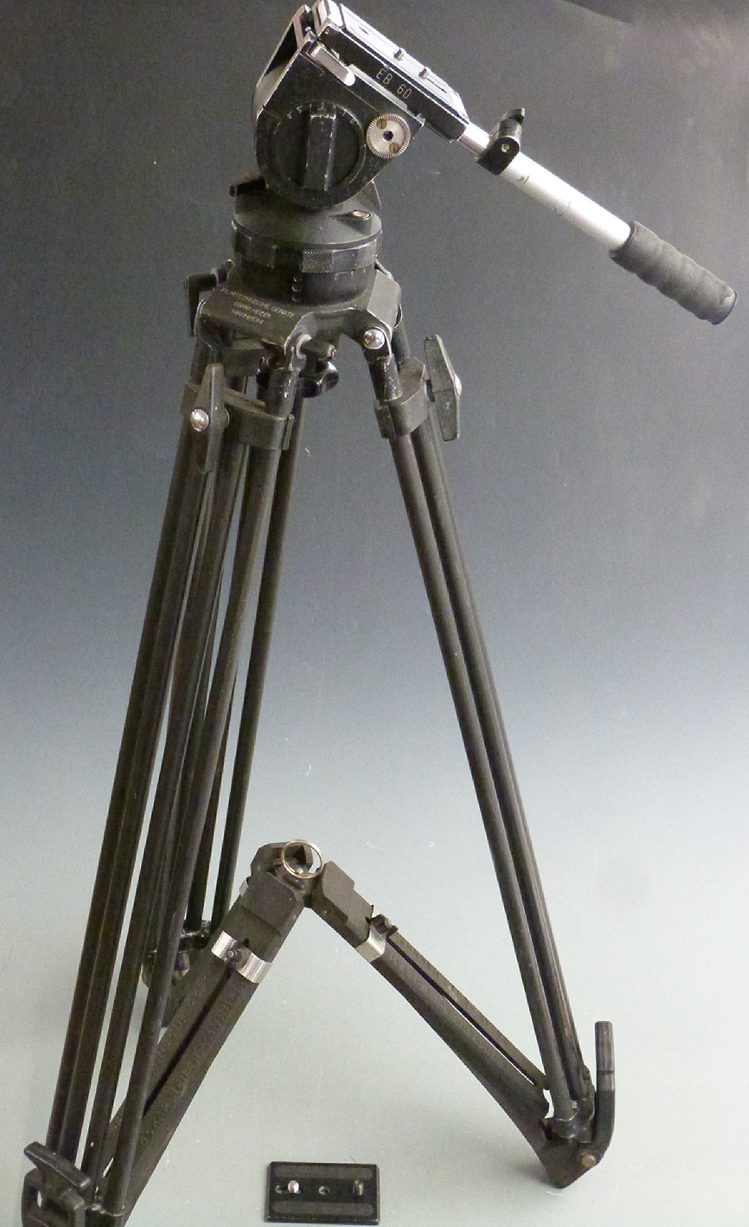 Oskar Heiler EB60 film camera tripod with fluid head and extra top plate, in soft carry bag