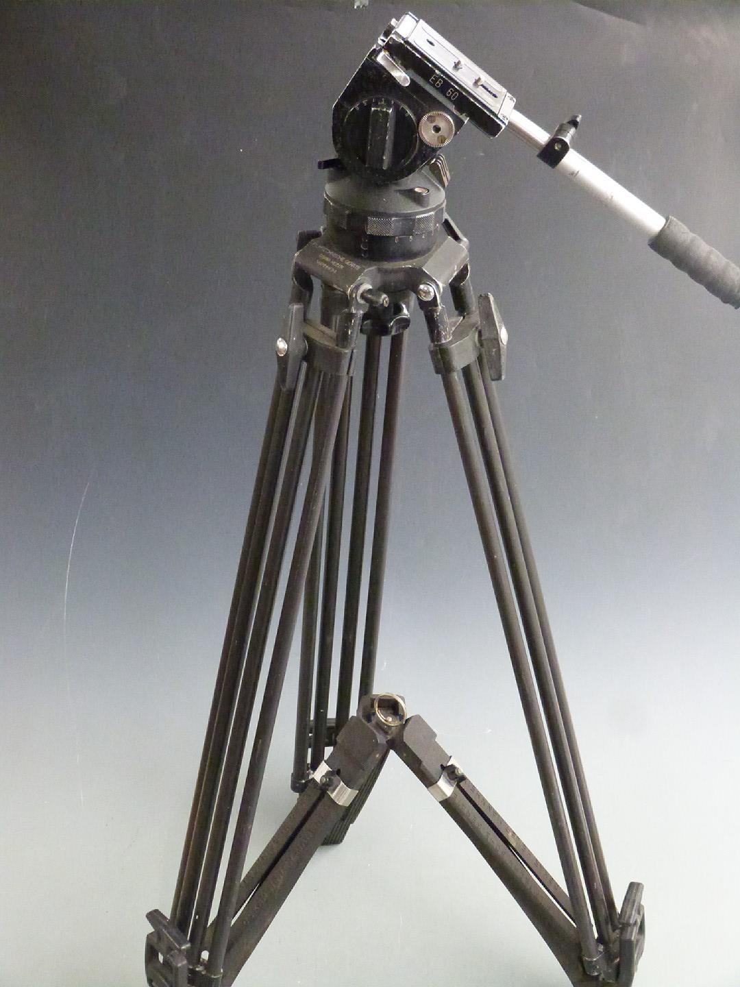 Oskar Heiler EB60 film camera tripod with fluid head and extra top plate, in soft carry bag - Image 2 of 6