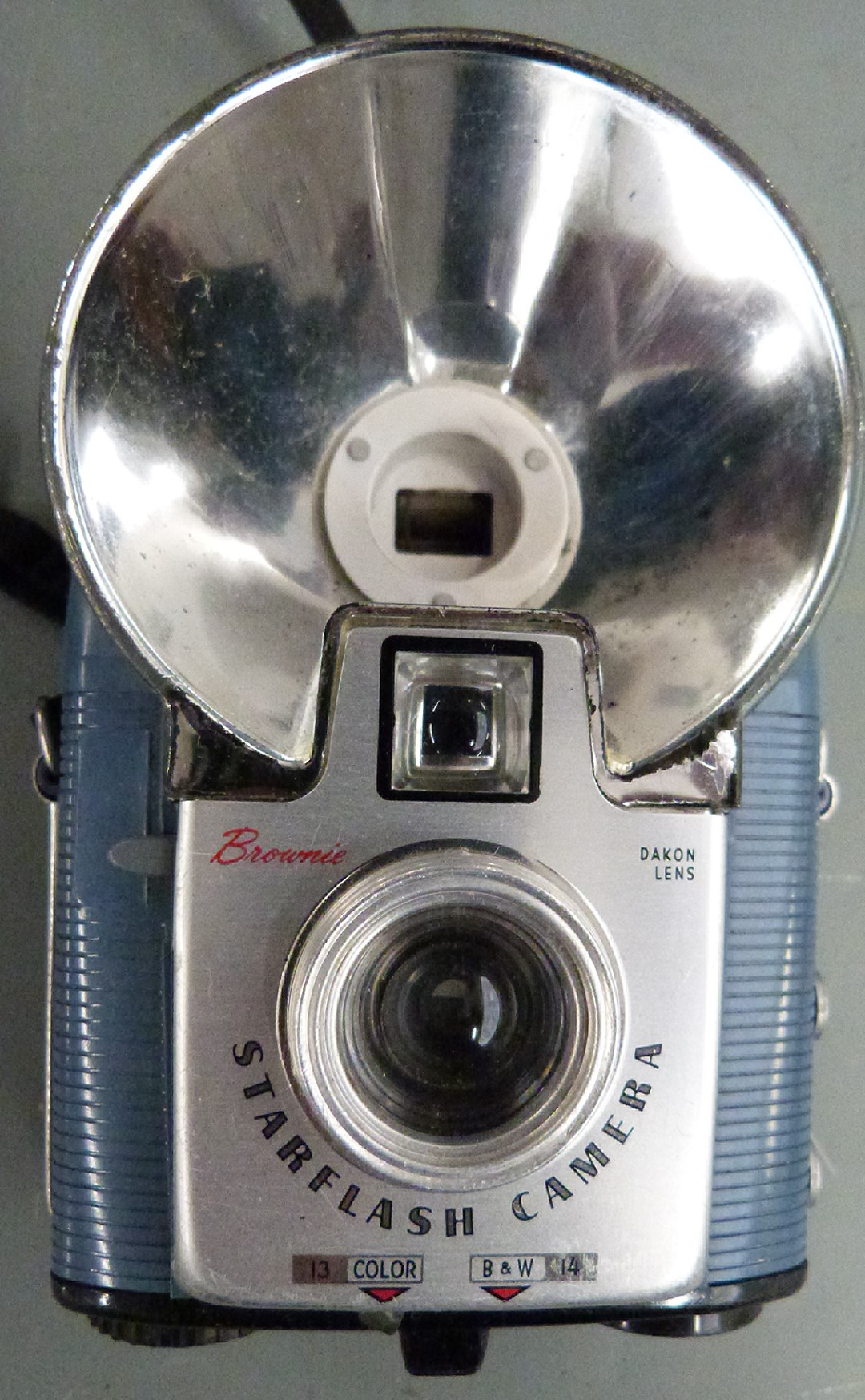 Cameras to include Praktica IV SLR, Penguin folding camera, Brownie Starflash and Sektronic - Image 3 of 3