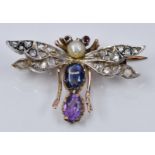 Victorian brooch in the form of a dragonfly set with a pearl, oval cut sapphire, oval cut