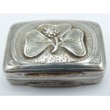 Georgian hallmarked silver novelty vinaigrette with clover leaf design to lid and pierced and gilt