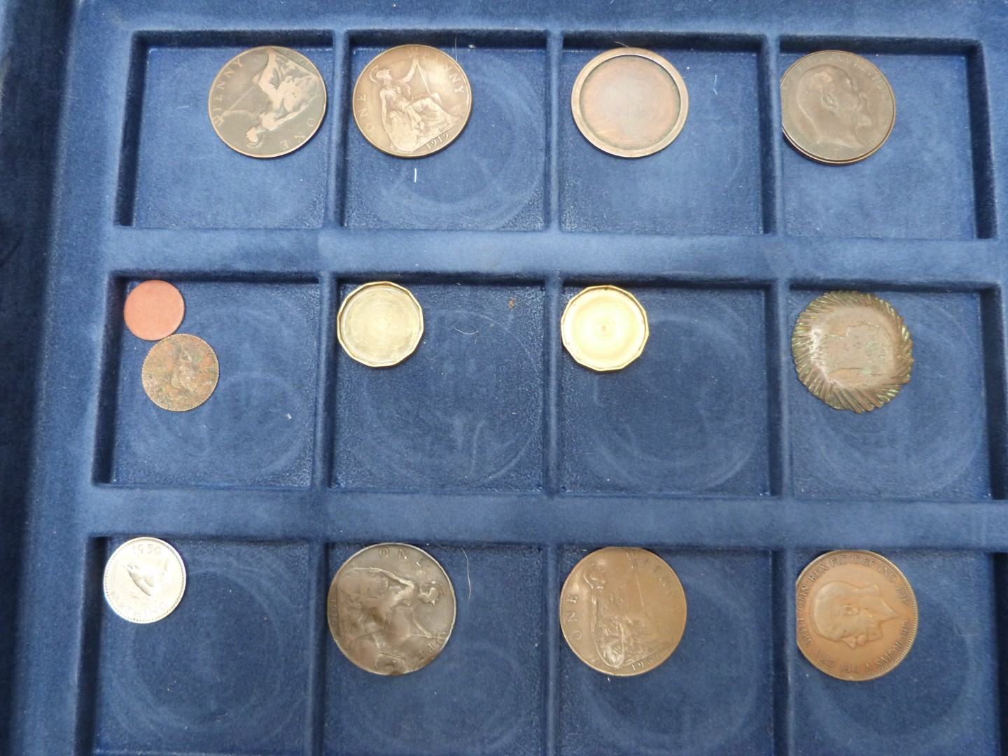 A collection of various coins with errors, mis-strikes, 'spy cut out' examples, flaws, blanks etc, - Image 4 of 4