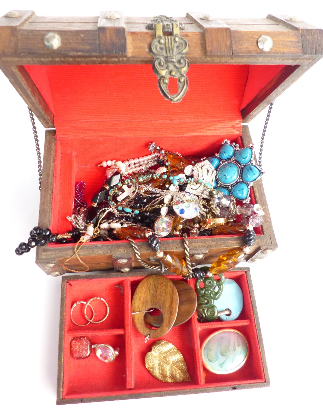 A collection of costume jewellery including vintage earrings, paste buckle, crystal beads etc - Image 3 of 7