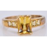 A 9ct gold ring set with heliodor, 3.2g, size M