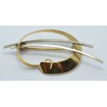 A 9ct gold bi-coloured brooch, 2 x 4cm, 3.3g