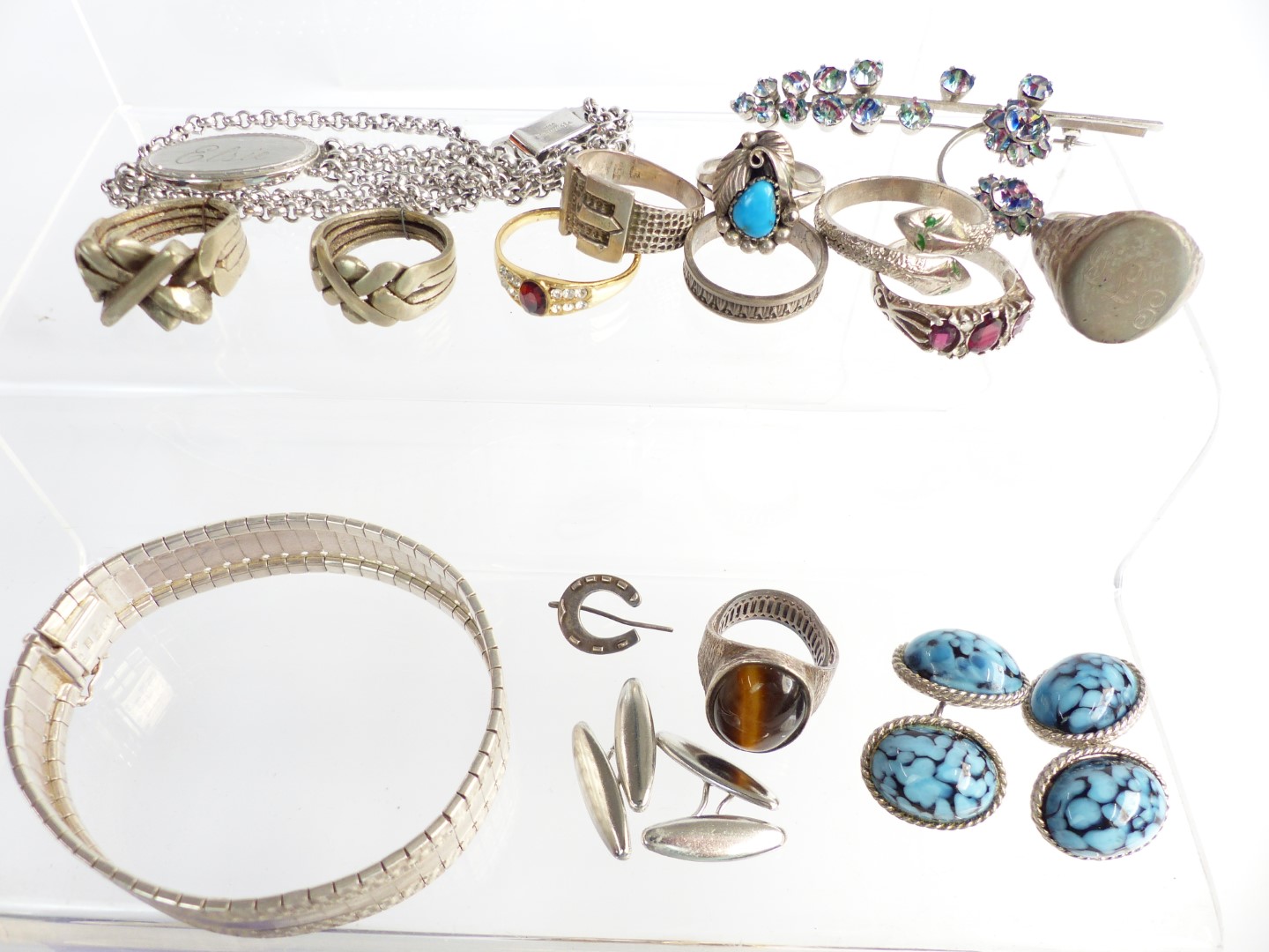 A collection of costume jewellery including four silver rings, vintage ring box, 9ct gold clip, - Image 3 of 4