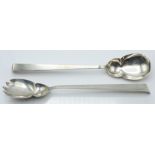 Edward VII pair of hallmarked silver salad servers with hollow handles, London 1904 maker R H