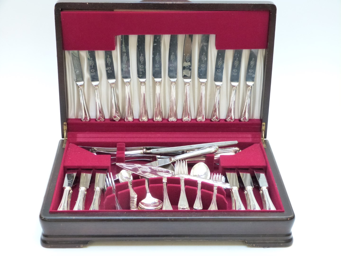 Six place setting canteen of silver plated cutlery, width of case 47cm