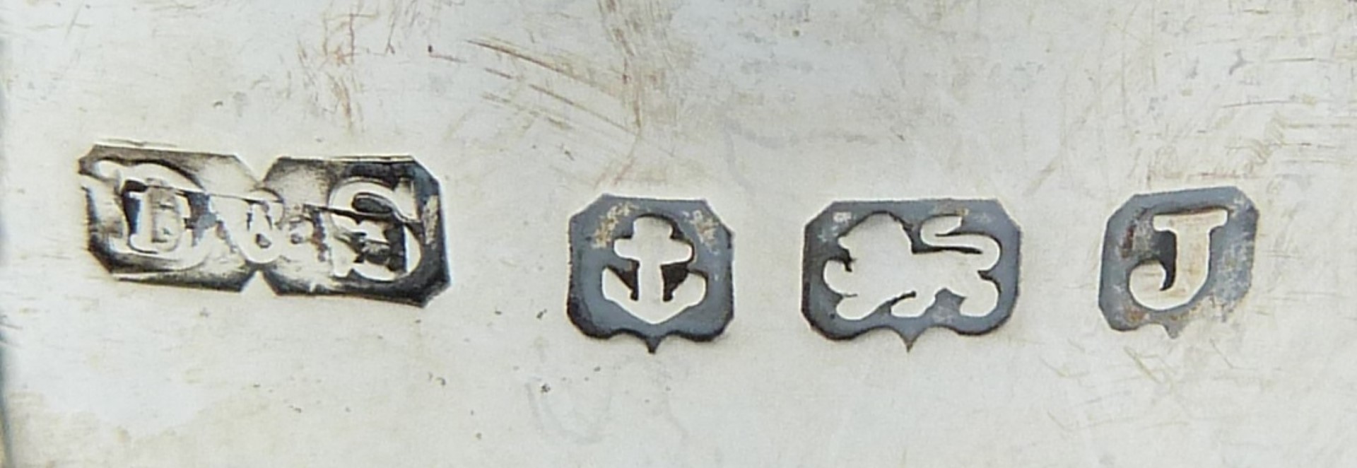 Four various Victorian and later hallmarked silver mustards, London 1898, Birmingham 1934 and 1933 - Image 5 of 17