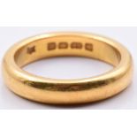 A 22ct gold wedding band/ ring, London 1923, 10.5g, size P
