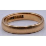 A 22ct gold wedding band/ ring, 5.2g, size N
