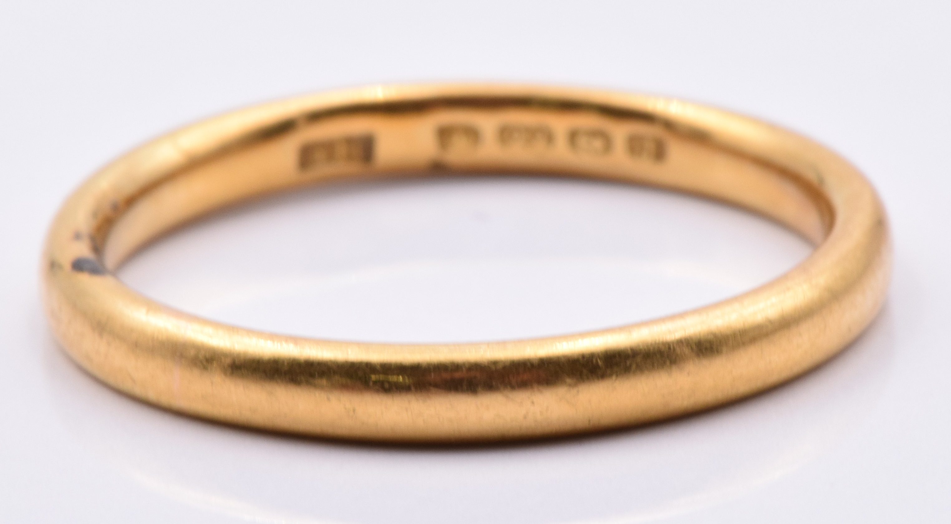 A 22ct gold wedding band/ ring, 3.2g, size N