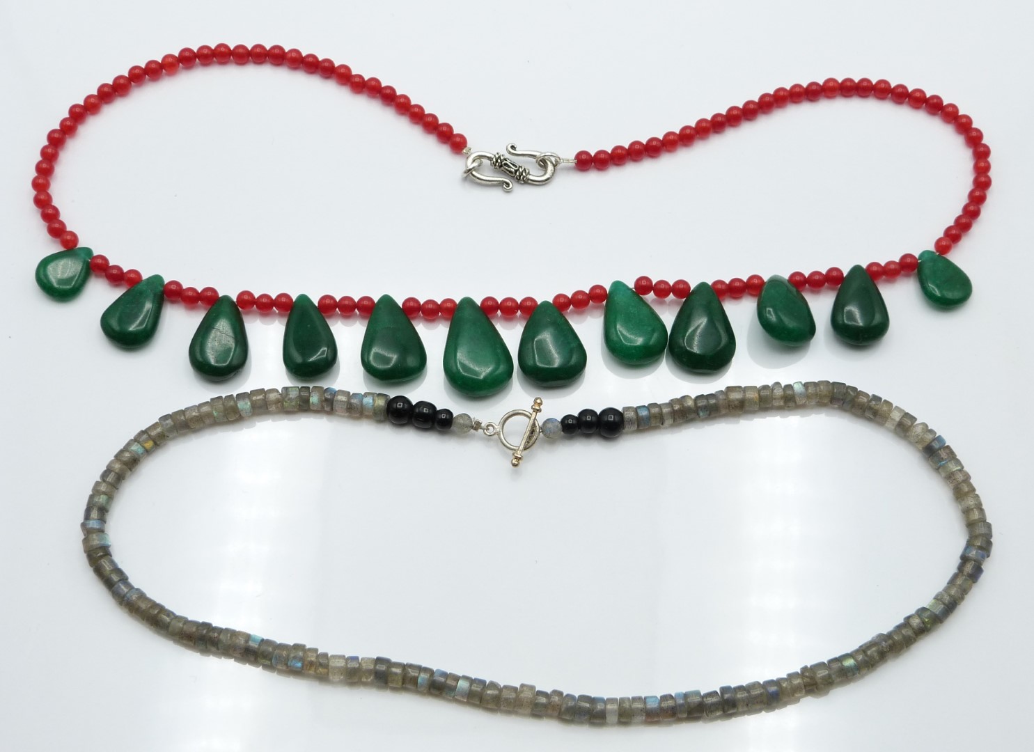 A labradorite necklace, jade and quartz necklace, garnet and quartz and another quartz necklace - Image 3 of 3