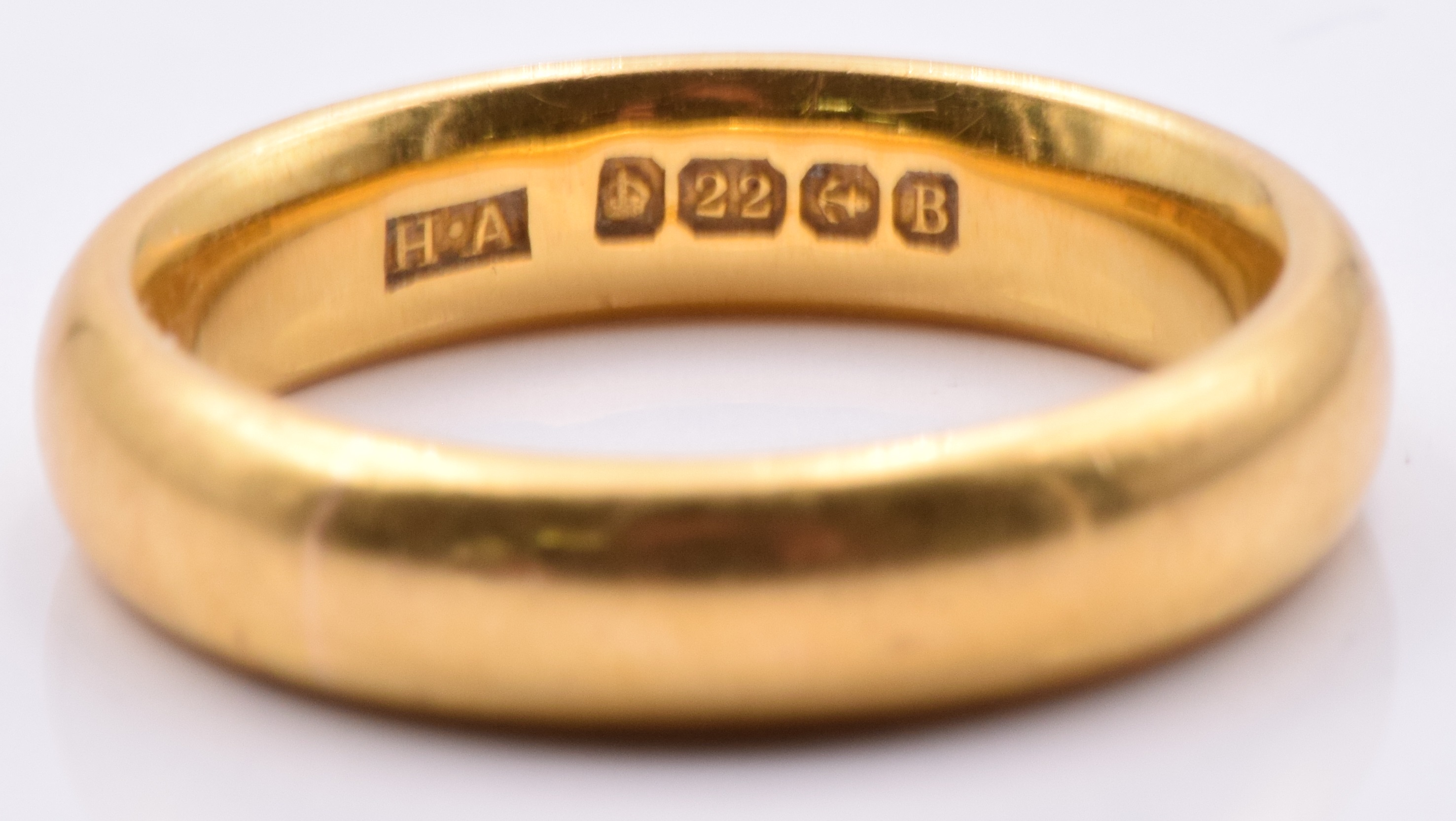 A 22ct gold wedding band/ ring, 7.1g, size K - Image 2 of 2