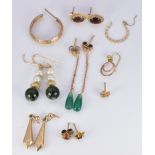 A collection of 9ct gold earrings including pearls, garnet etc, 9.1g