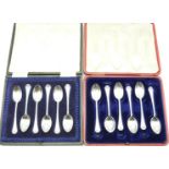 Set of 12 hallmarked silver teaspoons, London 1915 maker's mark RS, length 10.5cm, weight 120g,