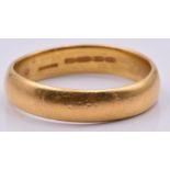 A 22ct gold wedding band/ ring, 7.2g, size U