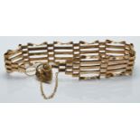 A 9ct gold gate bracelet, 9.8g