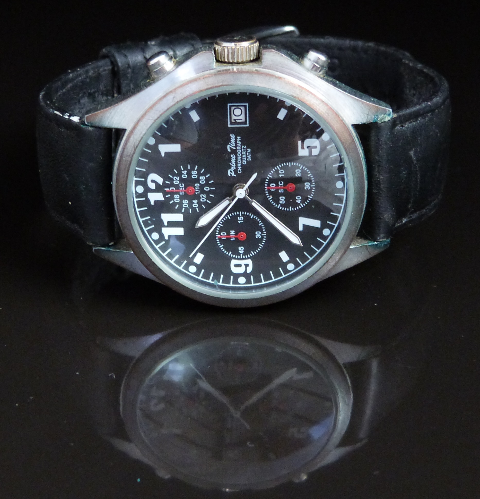 Three gentleman's wristwatches comprising Vertex with blued hands, black Arabic numerals and white - Image 5 of 7
