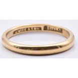 A 18ct gold wedding band/ ring by W Wise & Sons, 3.1g, size P