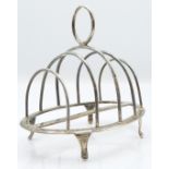 Walker & Hall Edward VII hallmarked silver five bar toast rack with oval base, raised on four