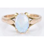 A 9ct gold ring set with an opal, 3.1g, size M