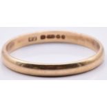 A 9ct gold wedding band/ ring, 1.6g, size Q/R