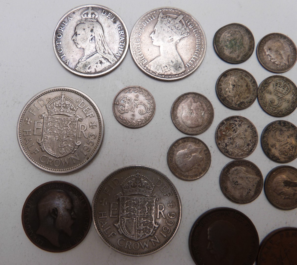 Collection of coins including silver 3d, Gothic and Jubilee florins etc - Image 4 of 5