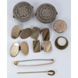 A 9ct gold stick pin, 9ct gold brooch (2.3g) Victorian buttons and silver cufflinks