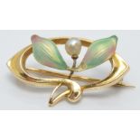 Art Nouveau 15ct gold brooch set with enamel and a pearl, 1.5 x 3cm