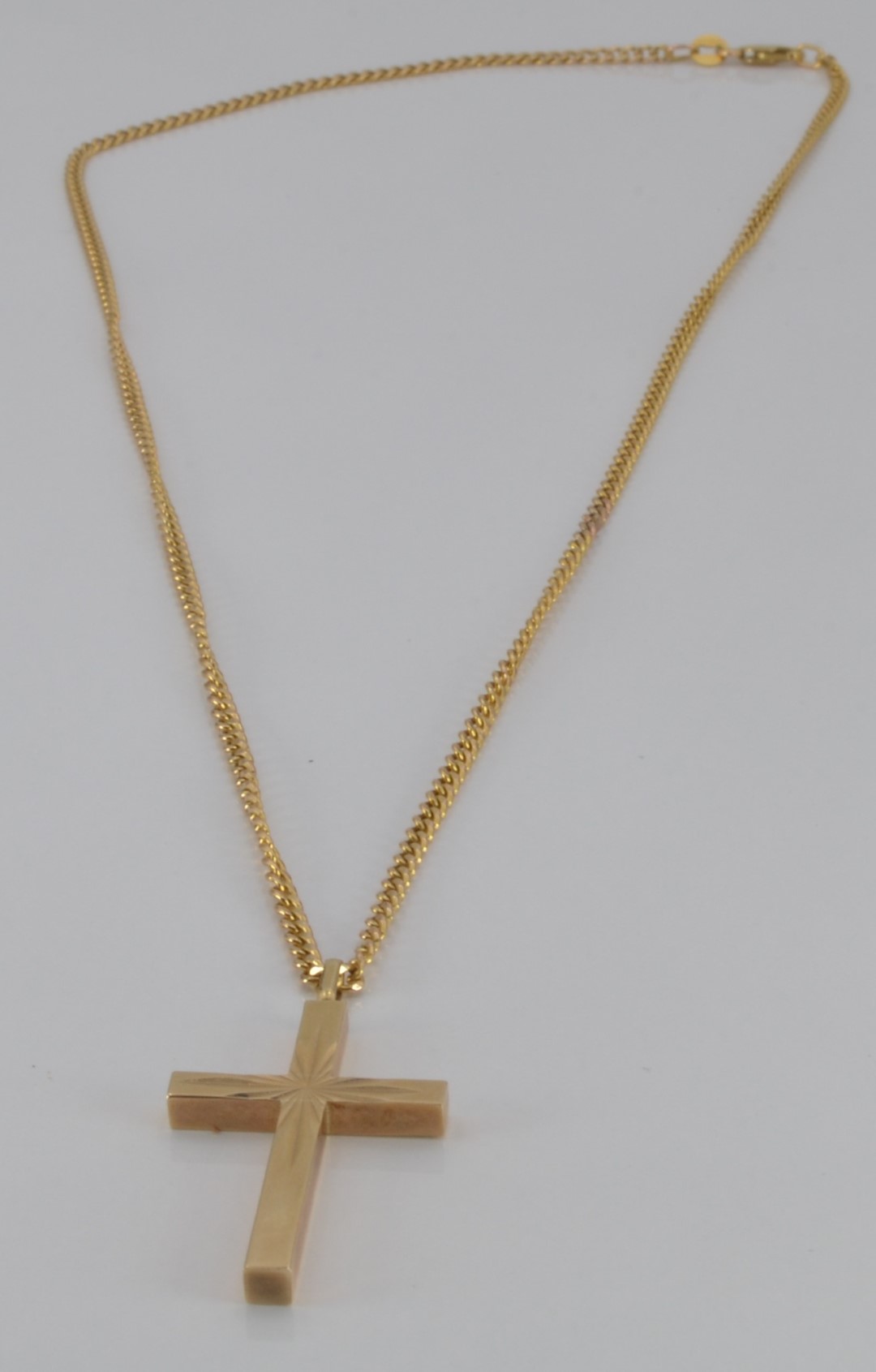 A 9ct gold cross and chain, 3.8g - Image 2 of 2
