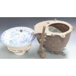 Victorian transfer printed toilet decorated in the 'Oriental' pattern, possibly Spode, with cast