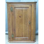 19thC oak corner cupboard with brass hinges, H94 x W74cm