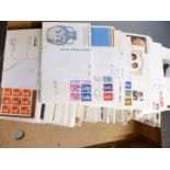 A quantity of loose Great Britain first day covers