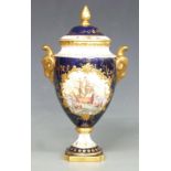 Coalport Mayflower commemorative urn, H24cm