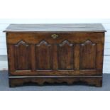 18thC panelled oak coffer, W138 x D53 x H81cm