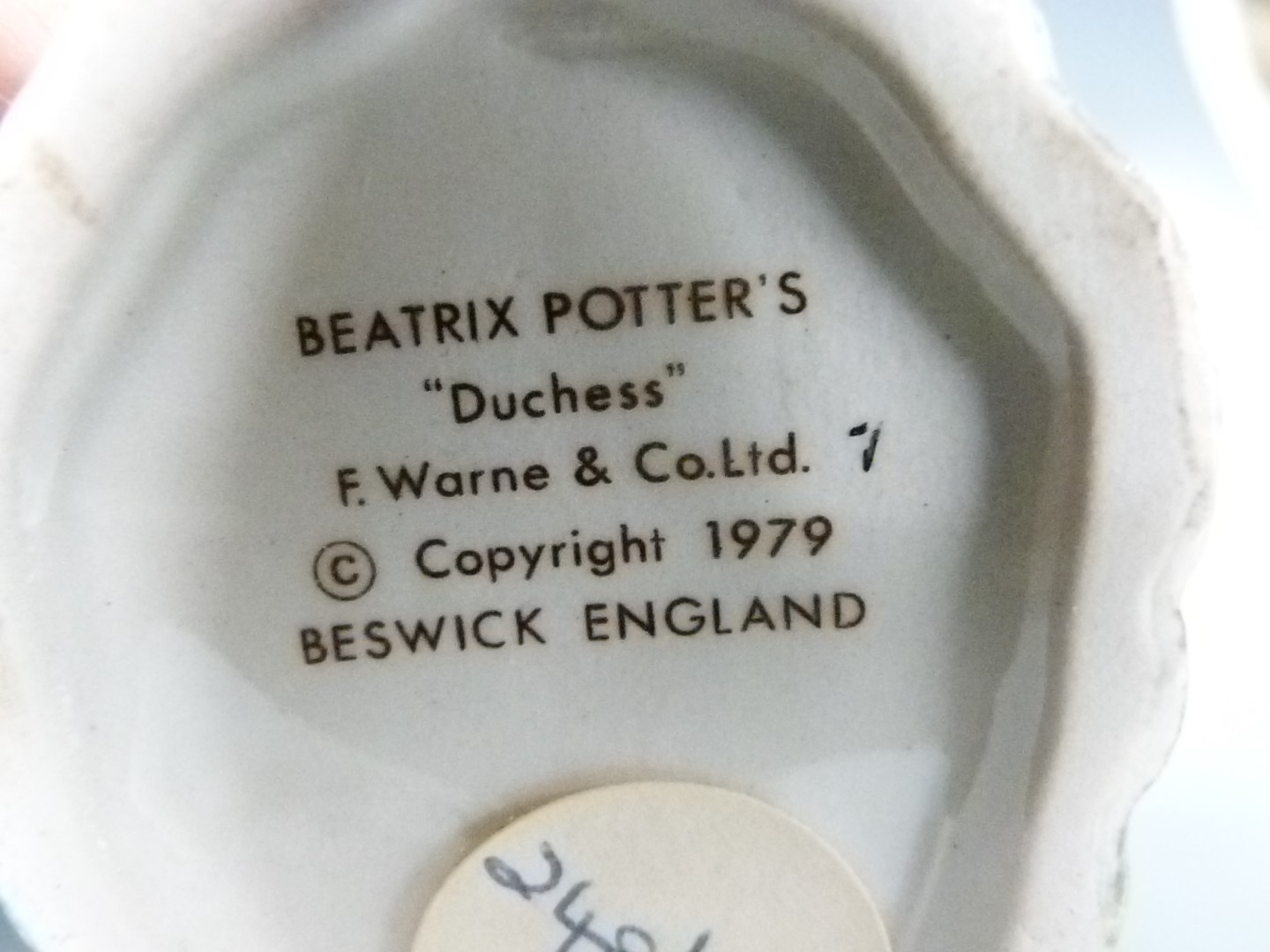 Seven Beswick Beatrix Potter figures including Susan, Duchess with Pie, Ginger, Pickles, Sir Isaac - Image 4 of 4
