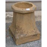 A cannon head chimney pot in beige / Cotswold stone colouring, H40 x D26cm