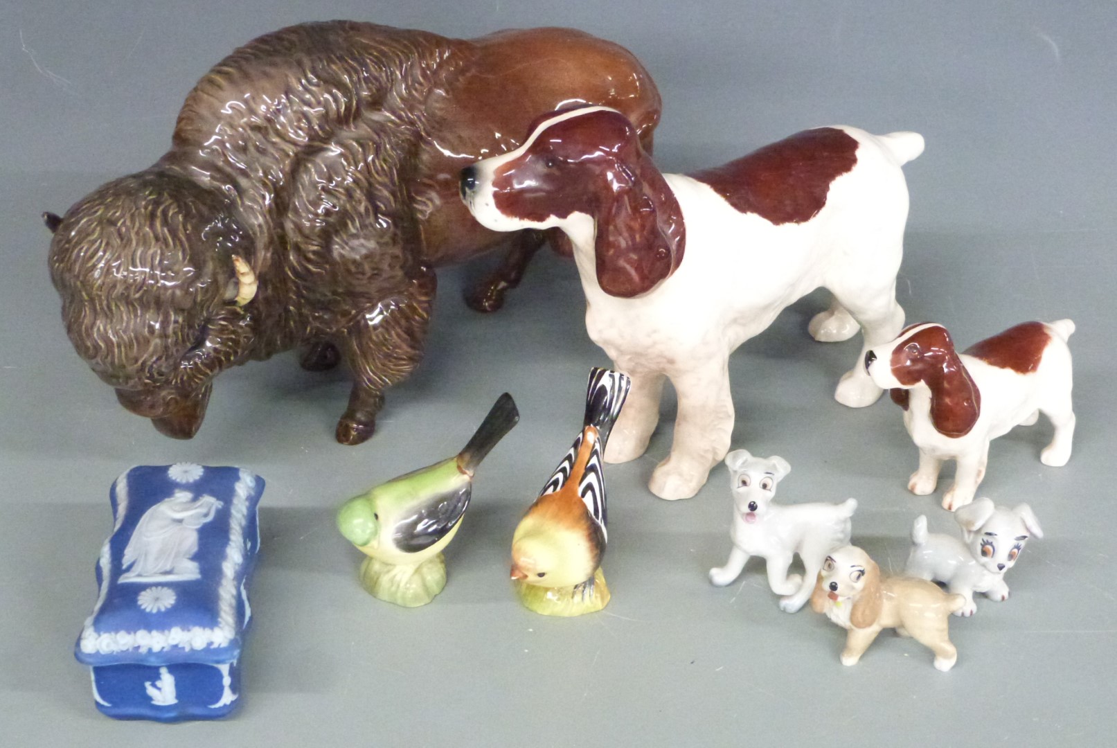 A collection of ceramics including Beswick dogs and bison - Image 2 of 6
