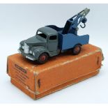 Dinky Toys diecast model Breakdown Lorry with grey body, blue cab and crane and red hubs, 25x, in