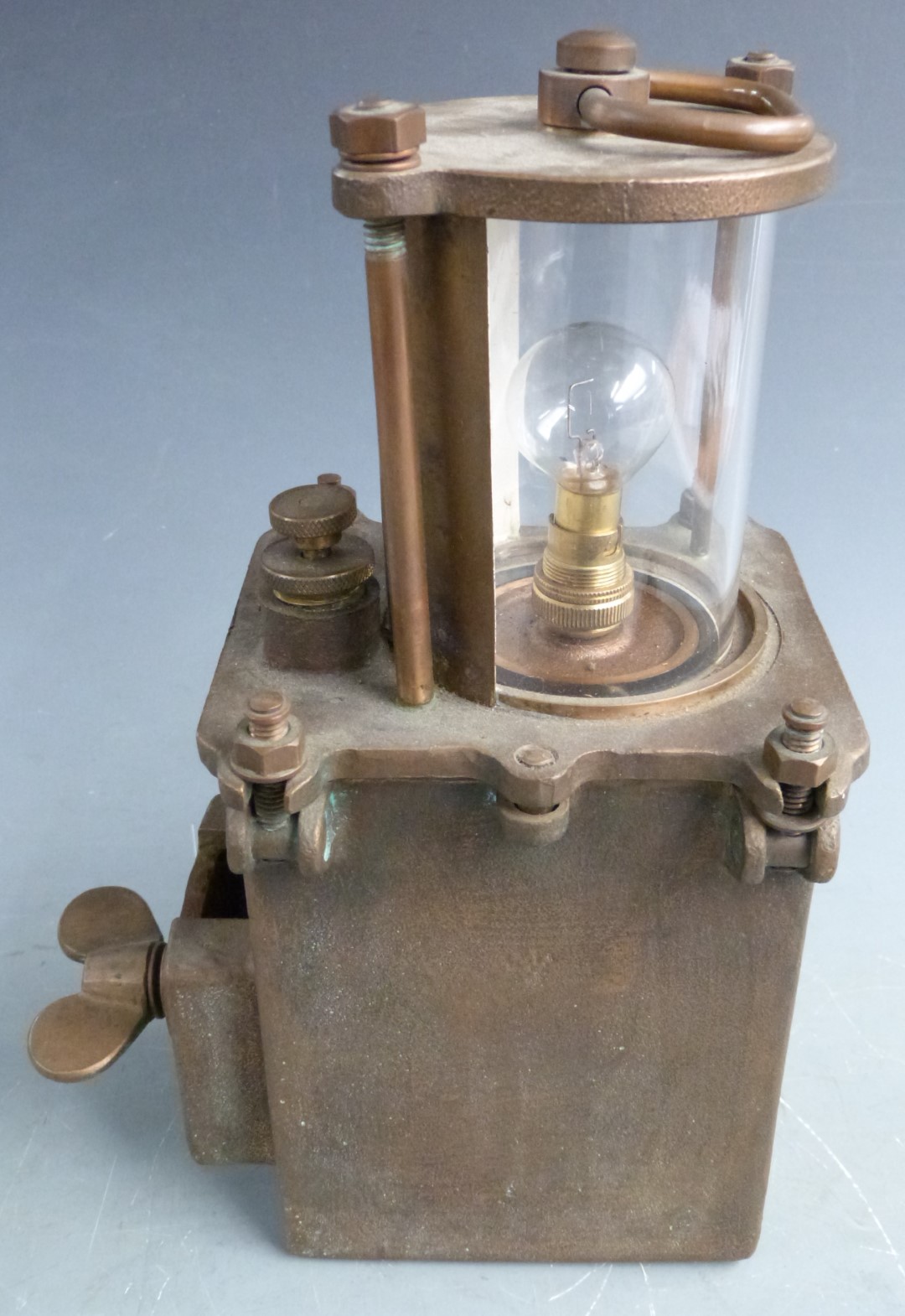 Bronze emergency navigation light for a submarine with impressed 'Alaig' and 6220-99-925-6951, - Image 2 of 3