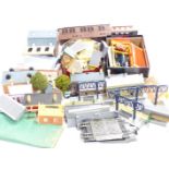 A collection of Hornby and similar 00 gauge buildings and accessories, some in original boxes.