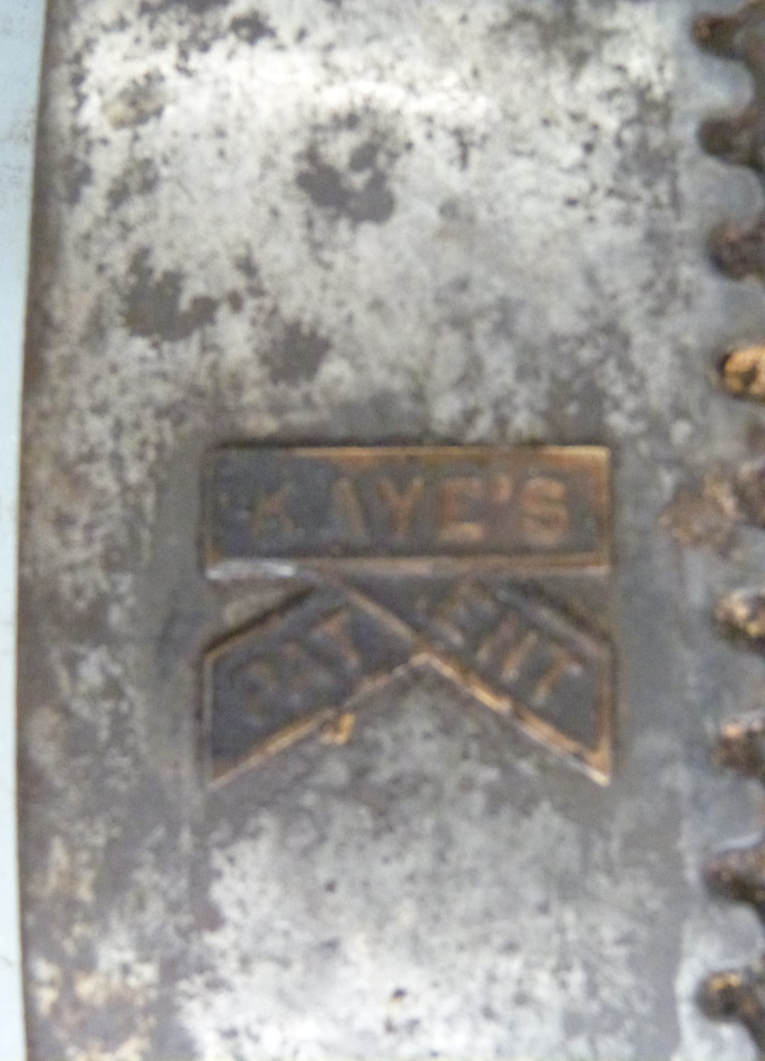 Two Kaye's oil cans, largest 1 pint, further unmarked can and a Sievert brass blow torch, height - Image 3 of 3