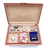 A collection of jewellery including agate brooch, clover brooch, silver locket and chain, silver