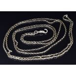 A 9ct gold guard chain made up of oval links, 150cm long, 30g