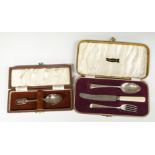 Cased Viners hallmarked silver cutlery set and a cased hallmarked silver teaspoon, weight without